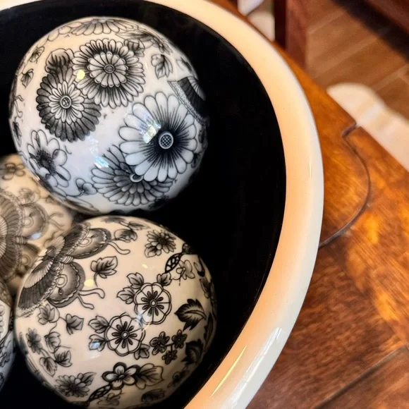 Elegant Chinoiserie Porcelain Ceramic Ball Black & White Carpet Balls Home Decor - Picture 11 of 16